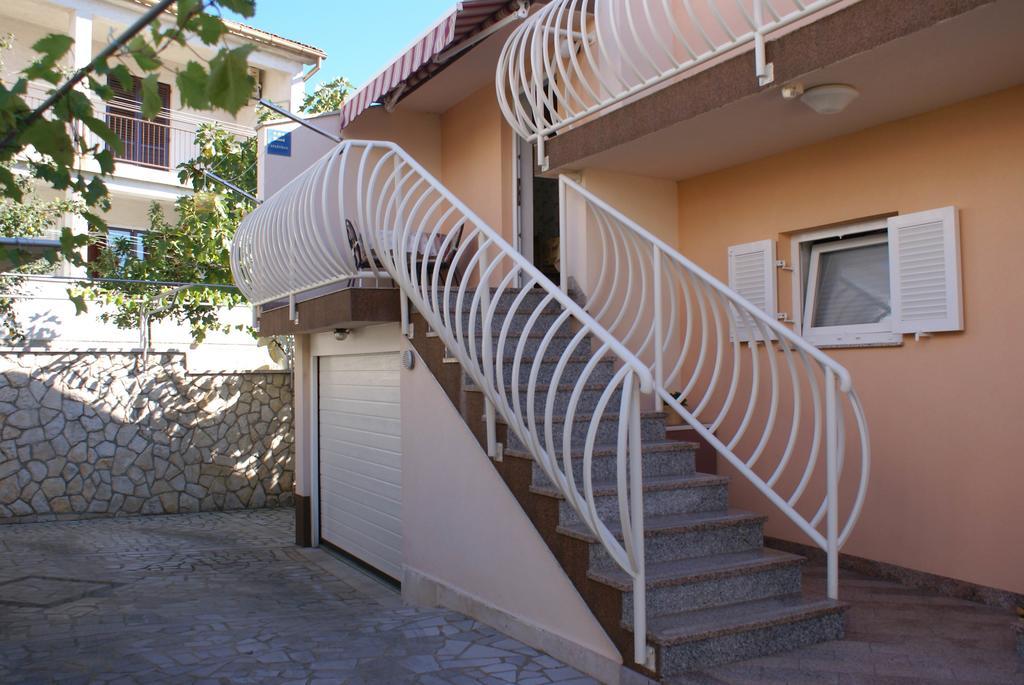 Apartment Anka D Krk Town Buitenkant foto