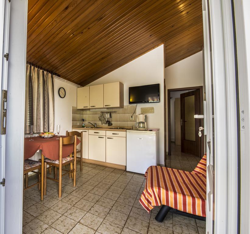 Apartment Anka D Krk Town Buitenkant foto