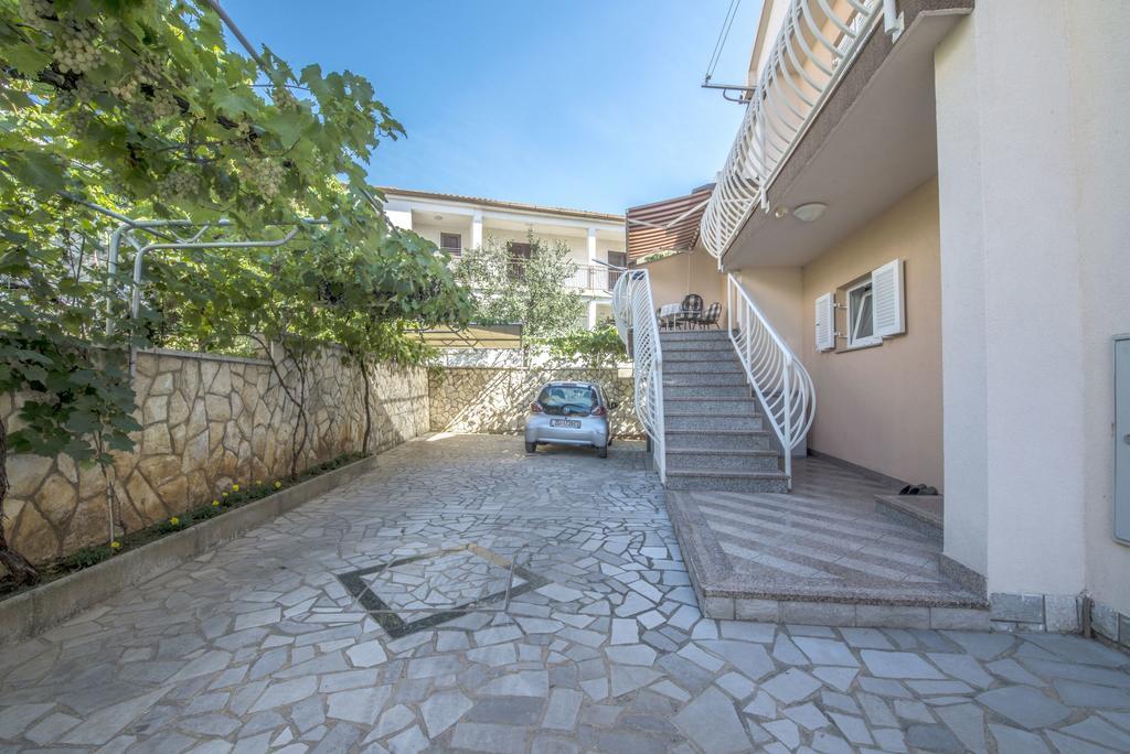 Apartment Anka D Krk Town Buitenkant foto