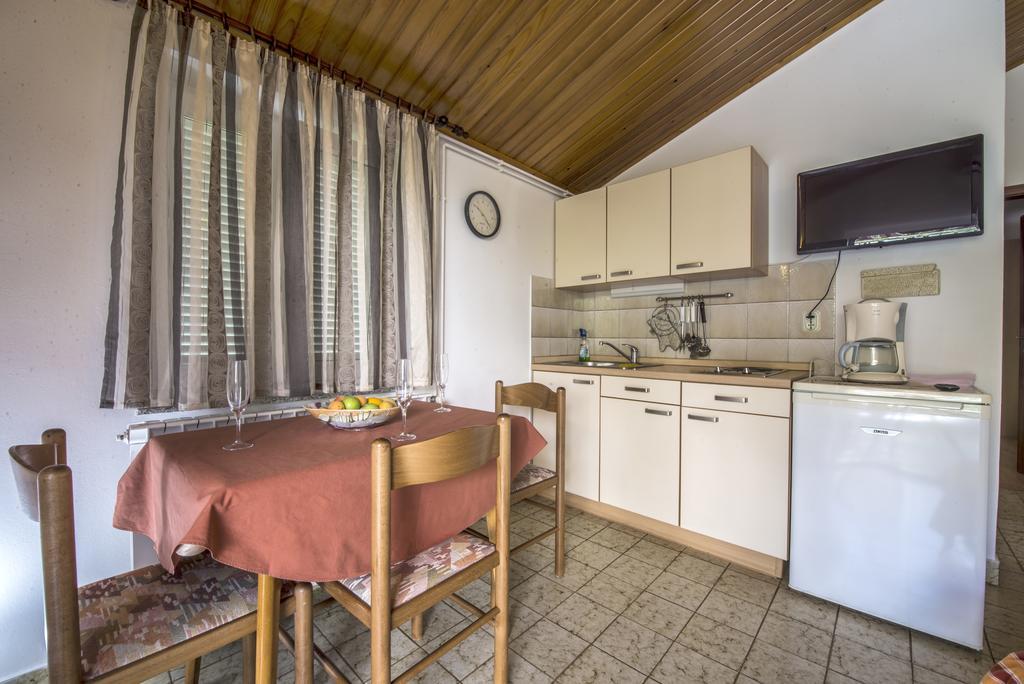 Apartment Anka D Krk Town Buitenkant foto